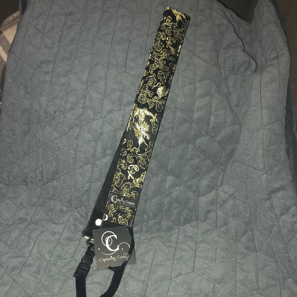Capturing Couture camera strap - Picture 3 of 4